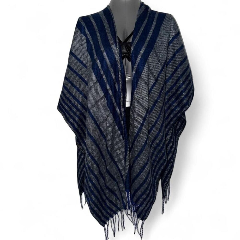 Women's Blue and Grey Striped Shawl